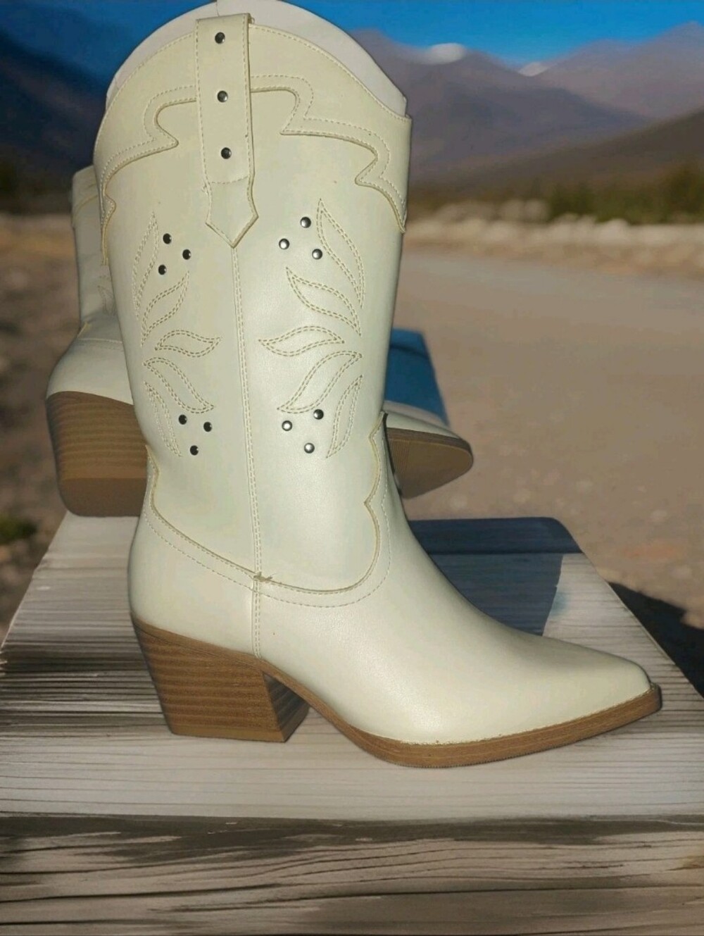 NEW 5 1/2 Western-Style Mid Shaft Boots in Cream